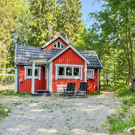 Cozy Home In Oerebro With Wifi Exterior photo