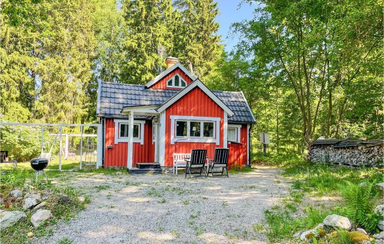 Cozy Home In Oerebro With Wifi Exterior photo
