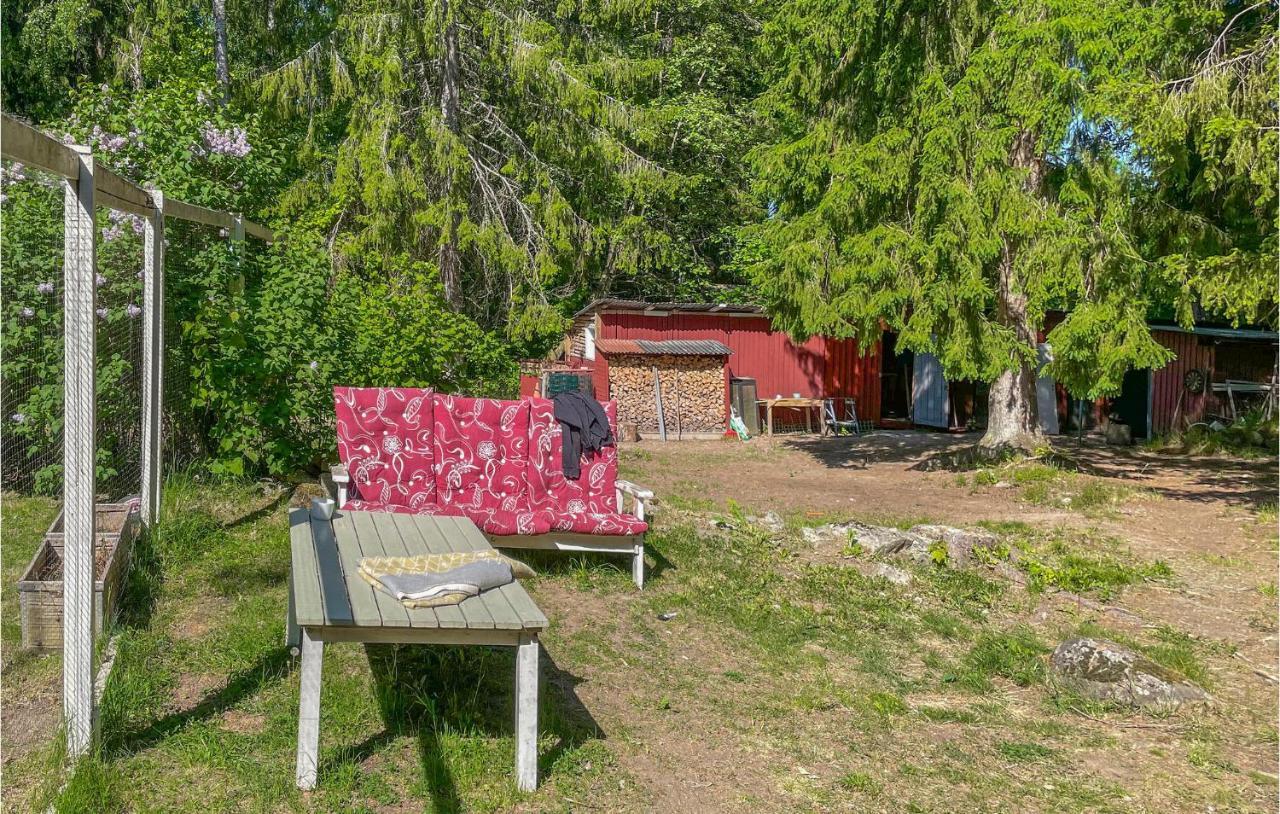 Cozy Home In Oerebro With Wifi Exterior photo