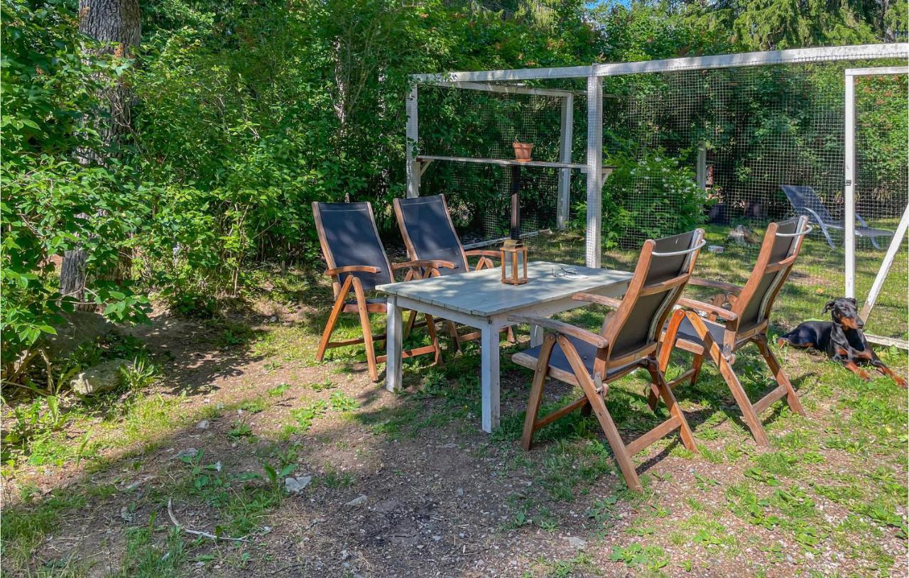 Cozy Home In Oerebro With Wifi Exterior photo